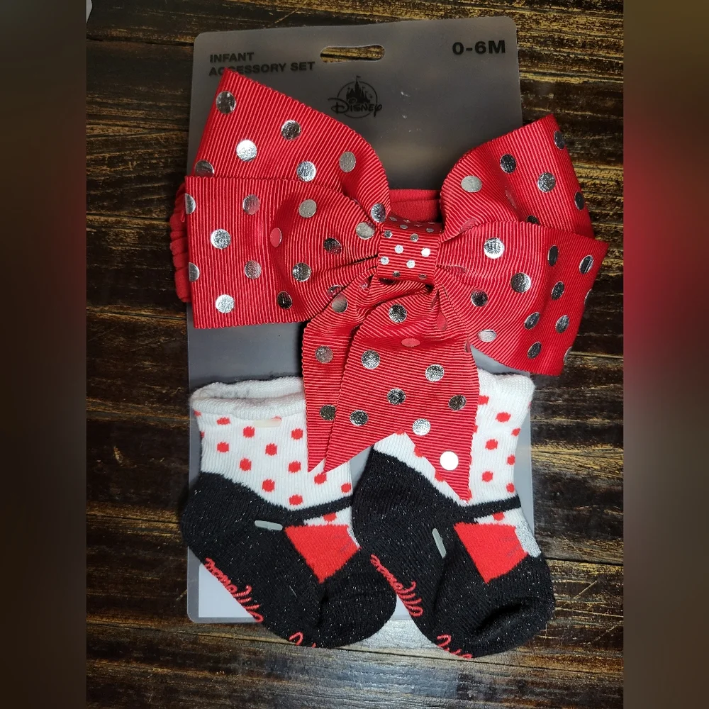 NWT baby girl minnie mouse outfit, 0 - 3 months